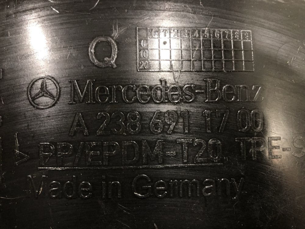 Подкрылок передний левый Mercedes E W238 підкрилок передній лівий