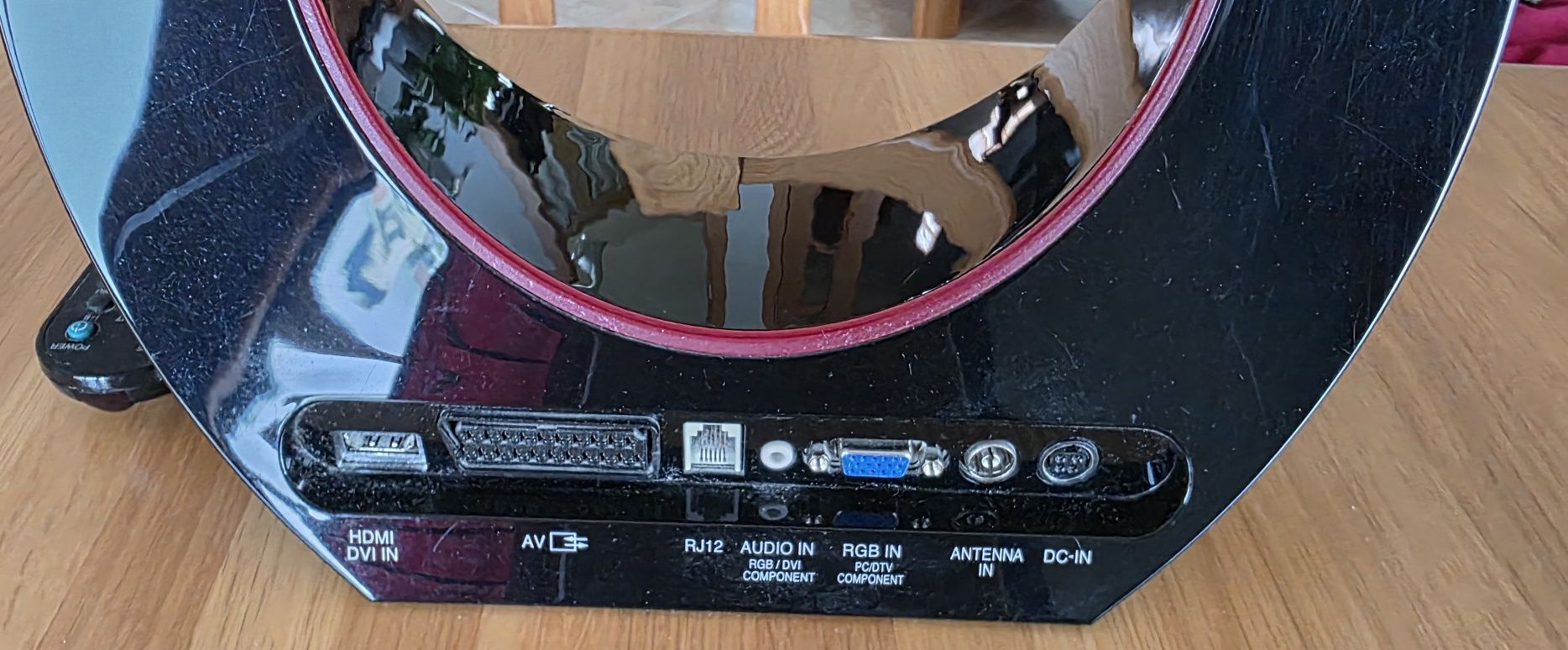 TV LG MODELO 20LS3R