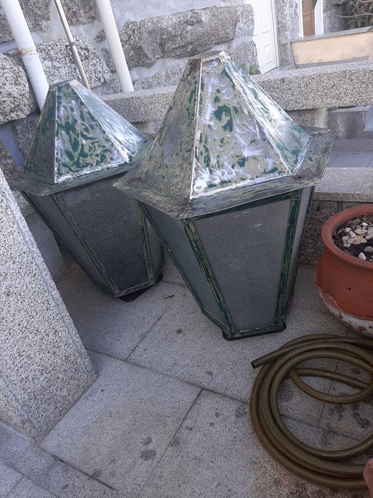Grandiosos e Antigos Candeeiros em Ferro Totalmente Recuperados