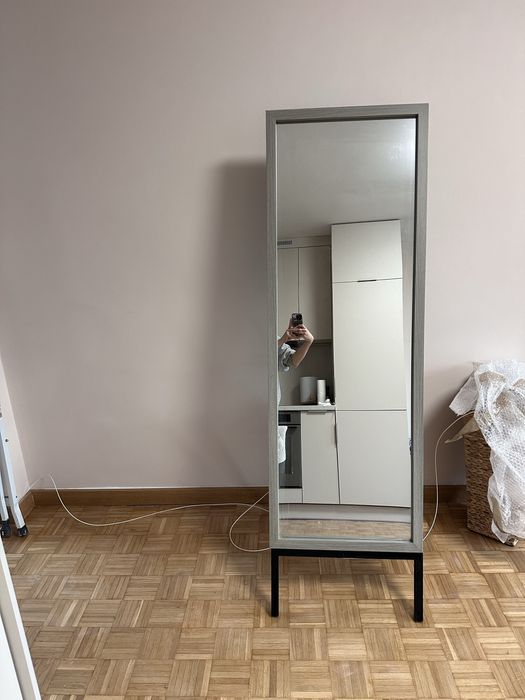 Lustro stojące wysokie