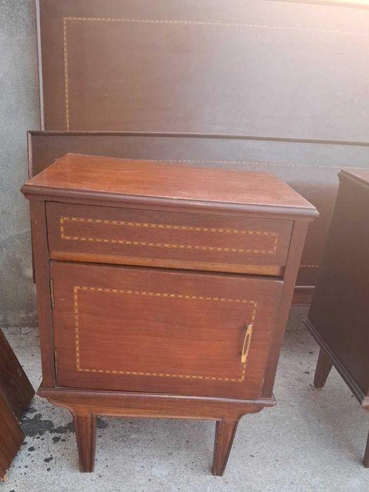 Cama com colchão e estrado