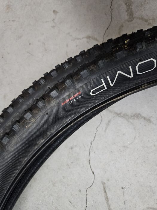 Pneus Bontrager XR2 2.20 29"
