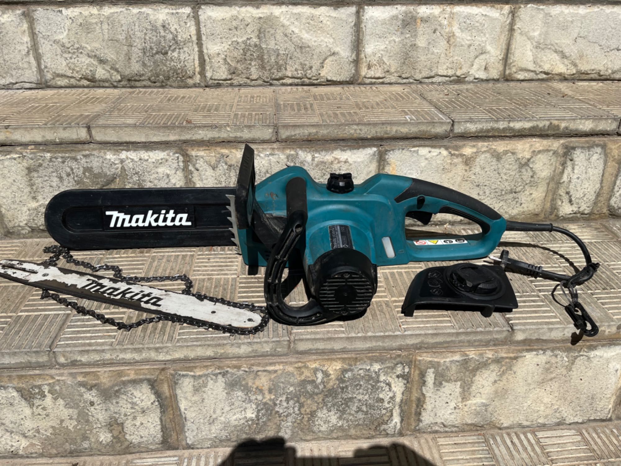 Ланцюгова пила Makita UC4041A