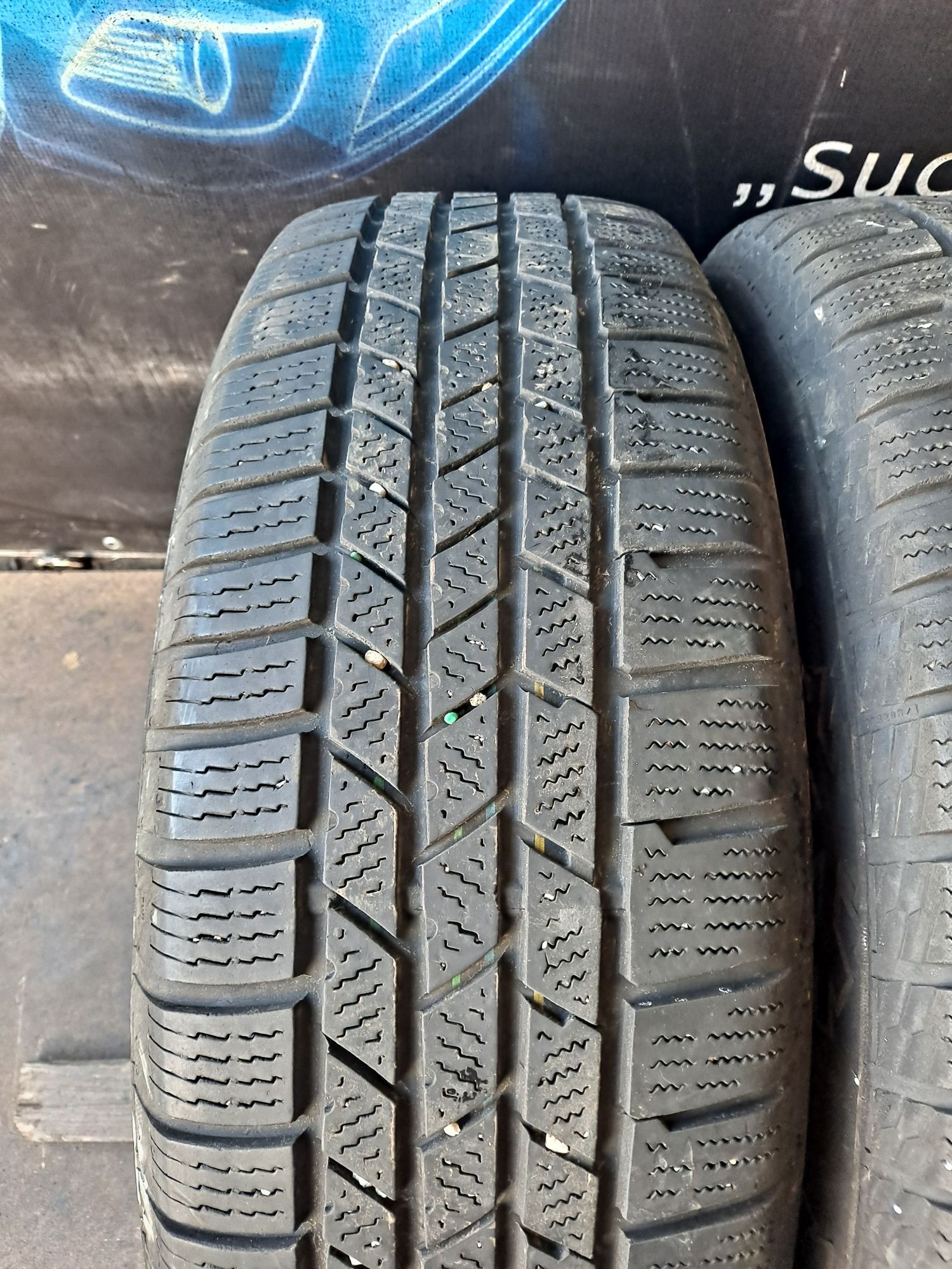 225/65/17 Opony zimowe Continental Para