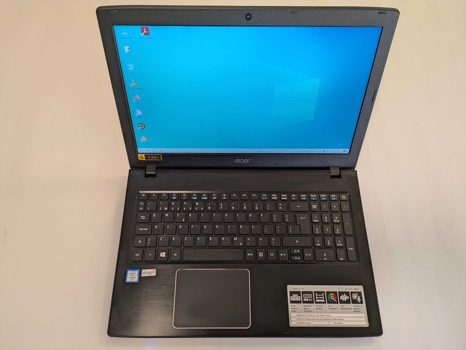 Acer Aspire E5-575 Intel i3-6157U / 8GB RAM / 256GB SSD / Win10 Pro
