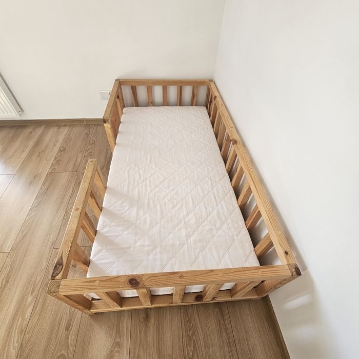 Łóżeczko dziecięce sosnowe