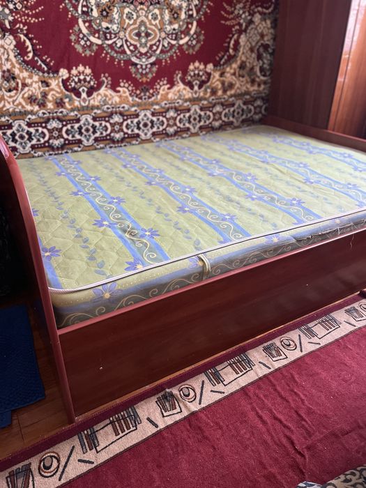 Ліжко з матрасом двоспальне