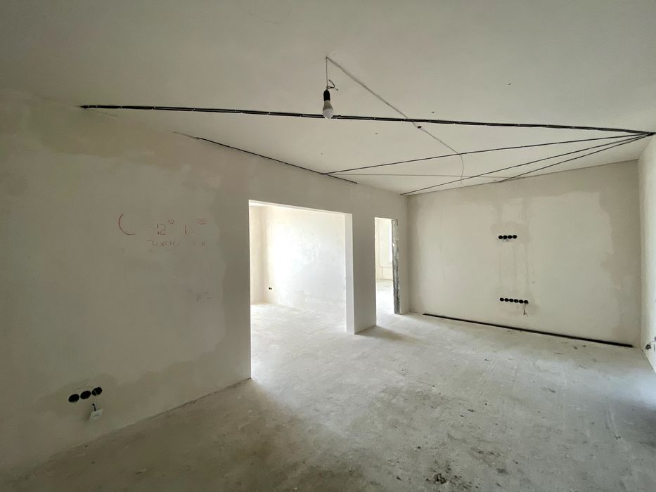 Продаж КРУПНОГАБАРИТНОЇ двокімнатної квартири 90 кв/м