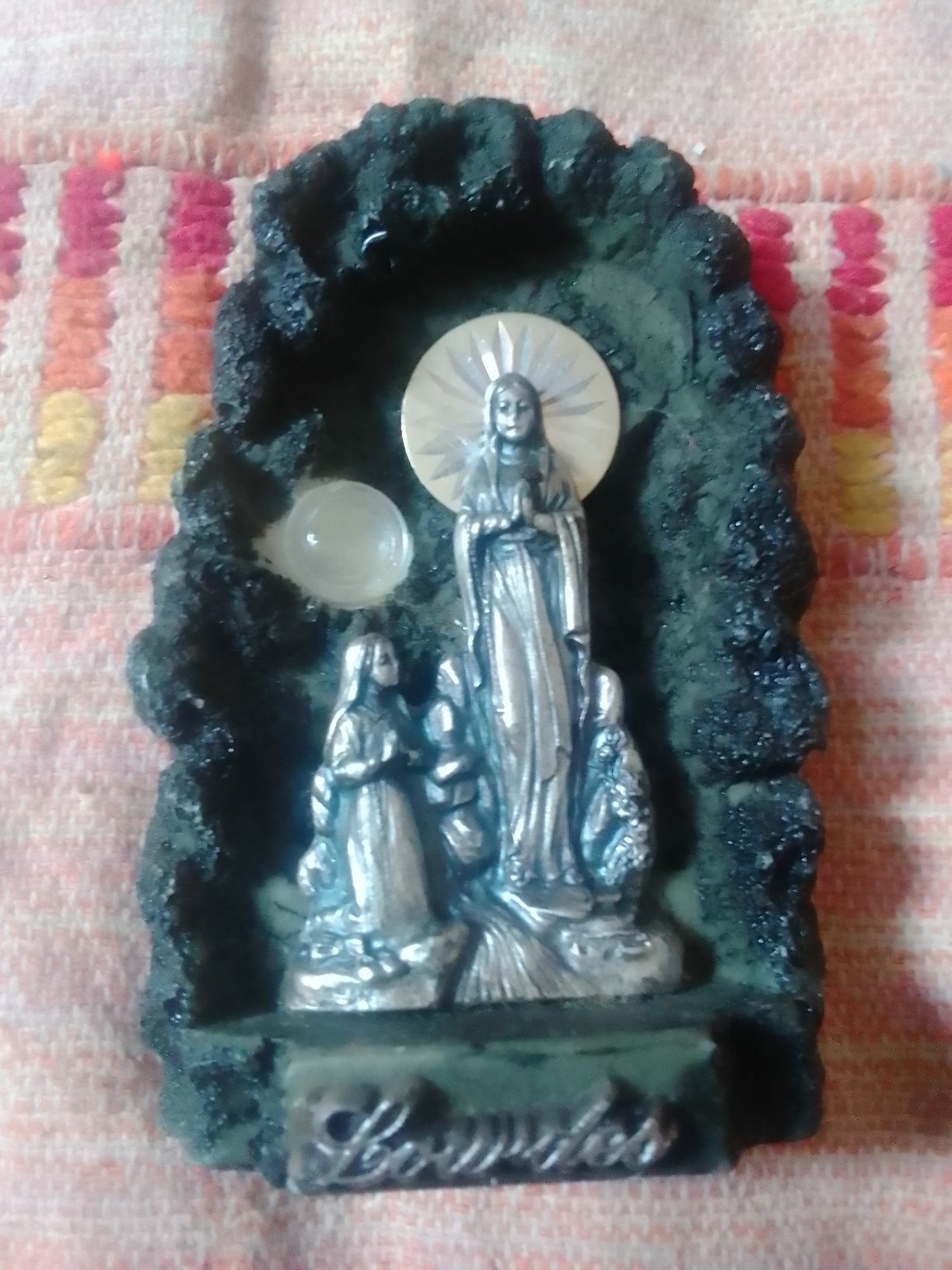 Peça decorativa santinha Lourdes só 8€ excelente estado