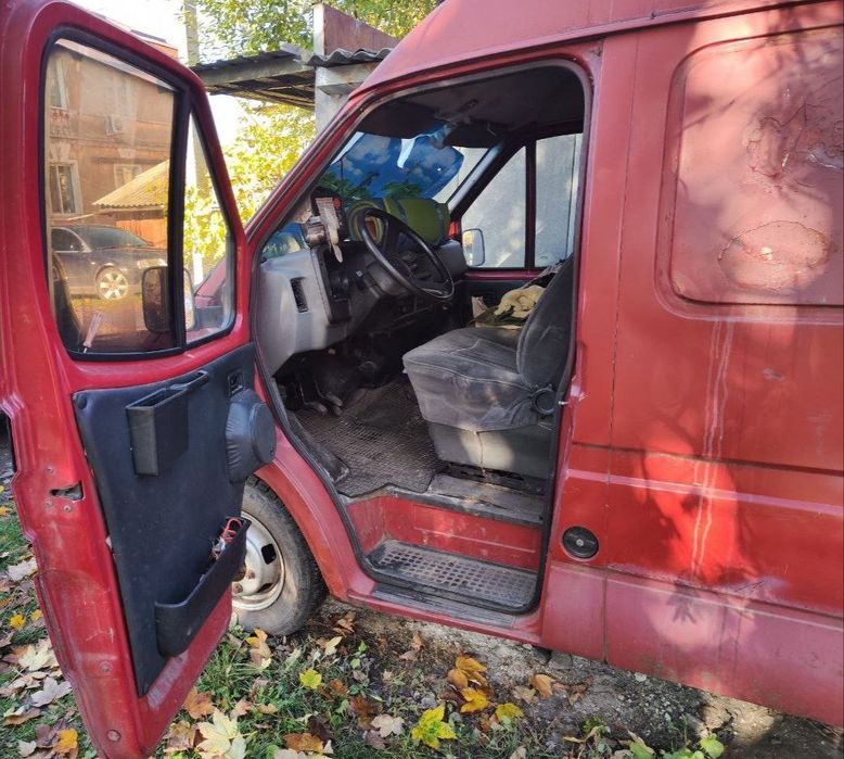 Ford Transit спарка двухтонник грузовой 1989 год 2,0 бензин карбюратор