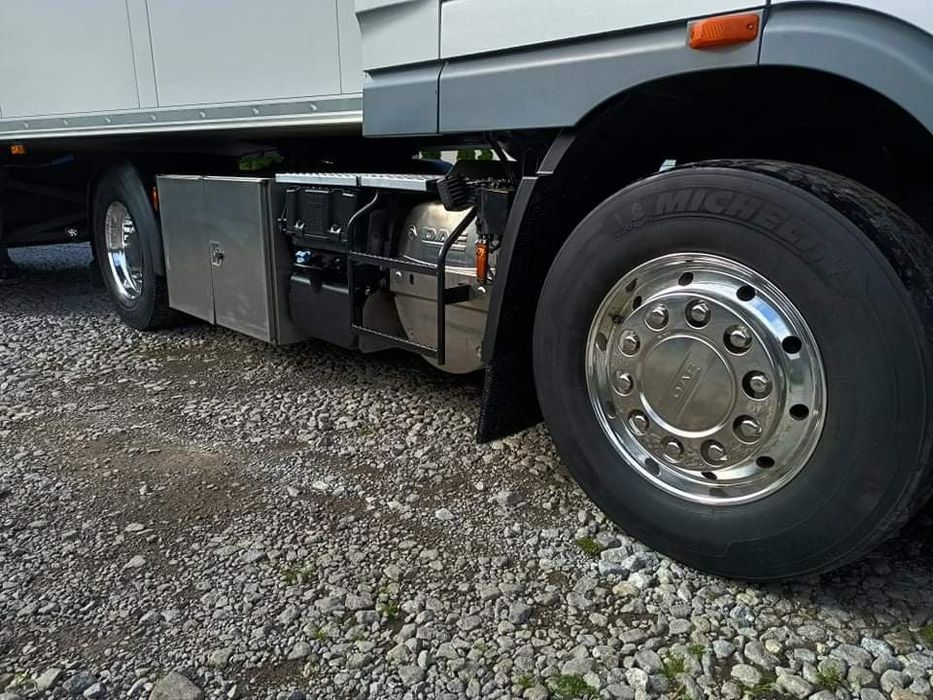 Skrzynka narzedziowa kwasówka nierdzewka naczepa przyczepa ciężarówka