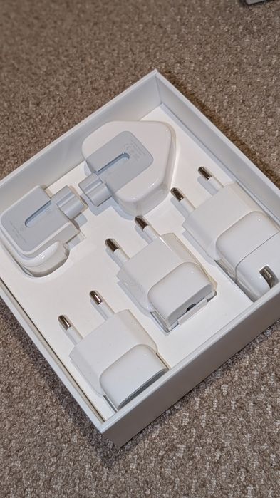 Apple World Travel Adapter Kit