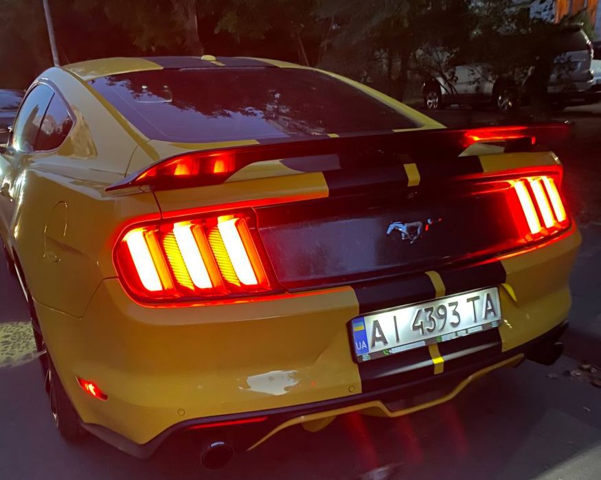 Яскравий Ford Mustang 2015 автомат 2.3 ecoboost turbo