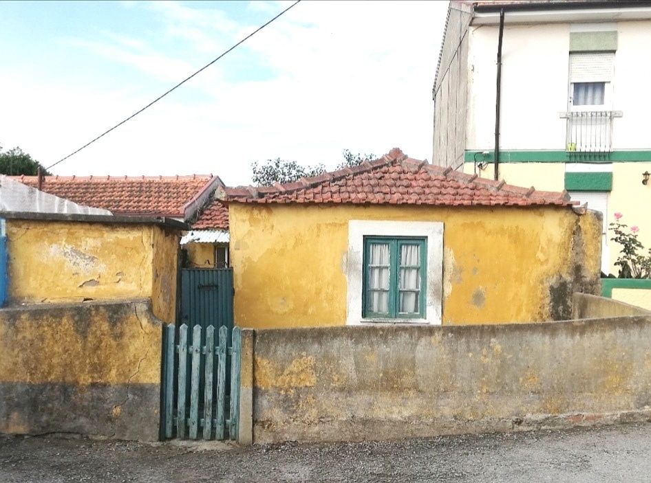 Ruína de casa térrea com projeto aprovado para moradia