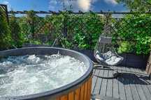 Wakacje Domek GÓRA CHEŁM z gorącym jacuzzi ,SAUNA,grota solna,gril