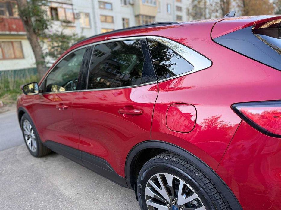 Ford Escape 2019 Titanium Hybrid 2.5L