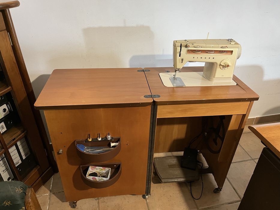 Maquina de costura SINGER semi profissional