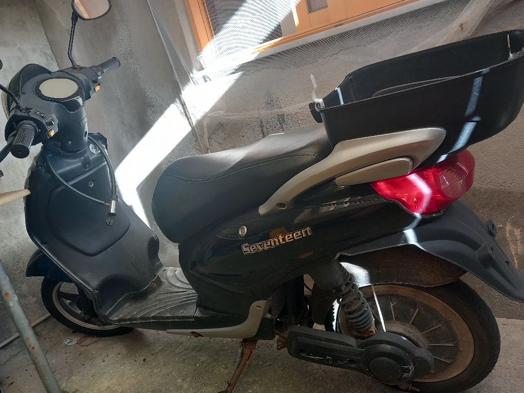 Scooter elétrica para peças