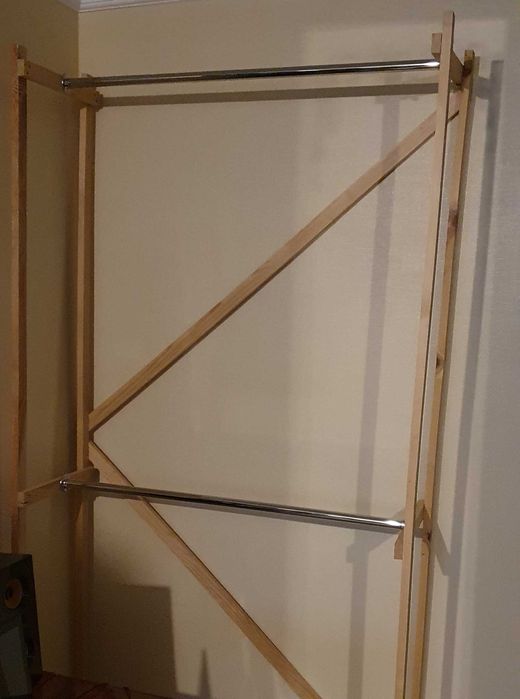 Вішалка для одягу напольна саморобна