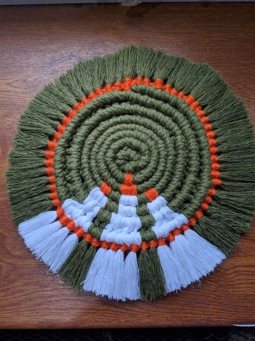 Ялинка декоративна макраме