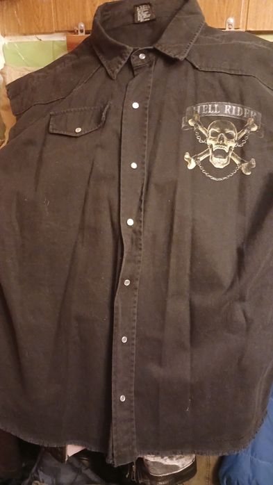 Сорочка безрукавка байкерська чорна з принтом з мотоциклом