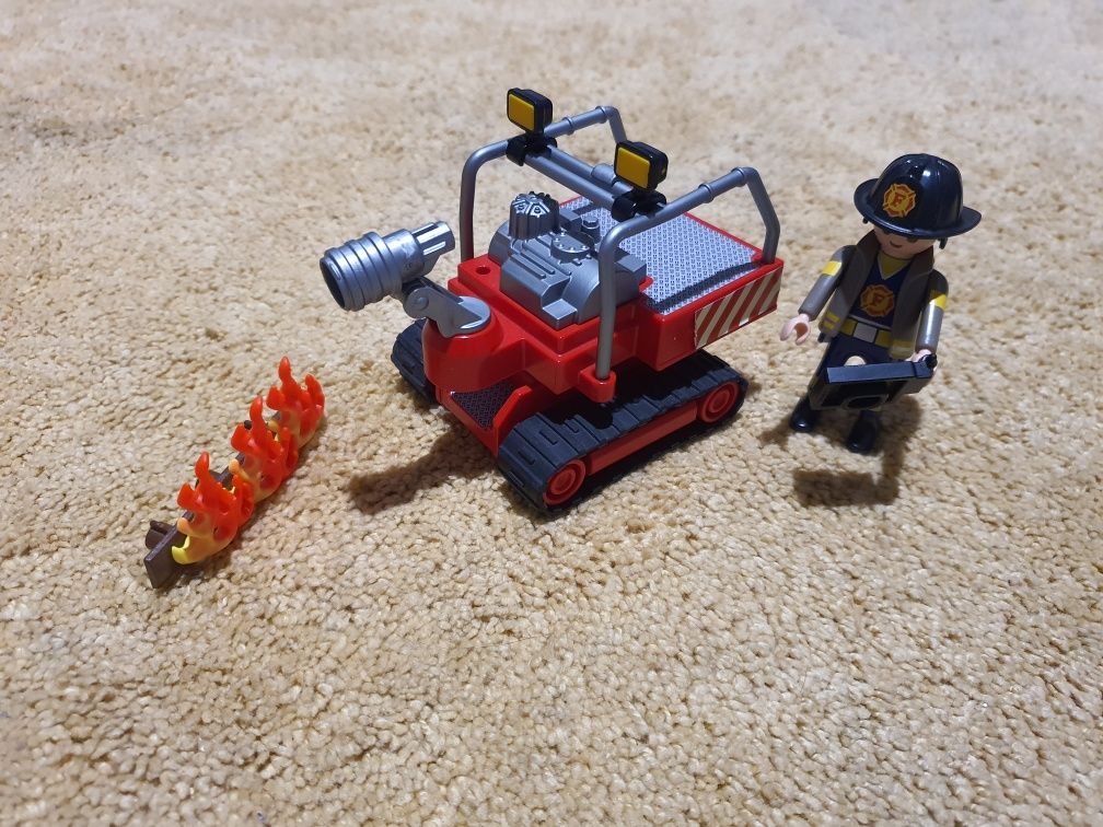 Playmobil zestaw robot strażacki z operatorem