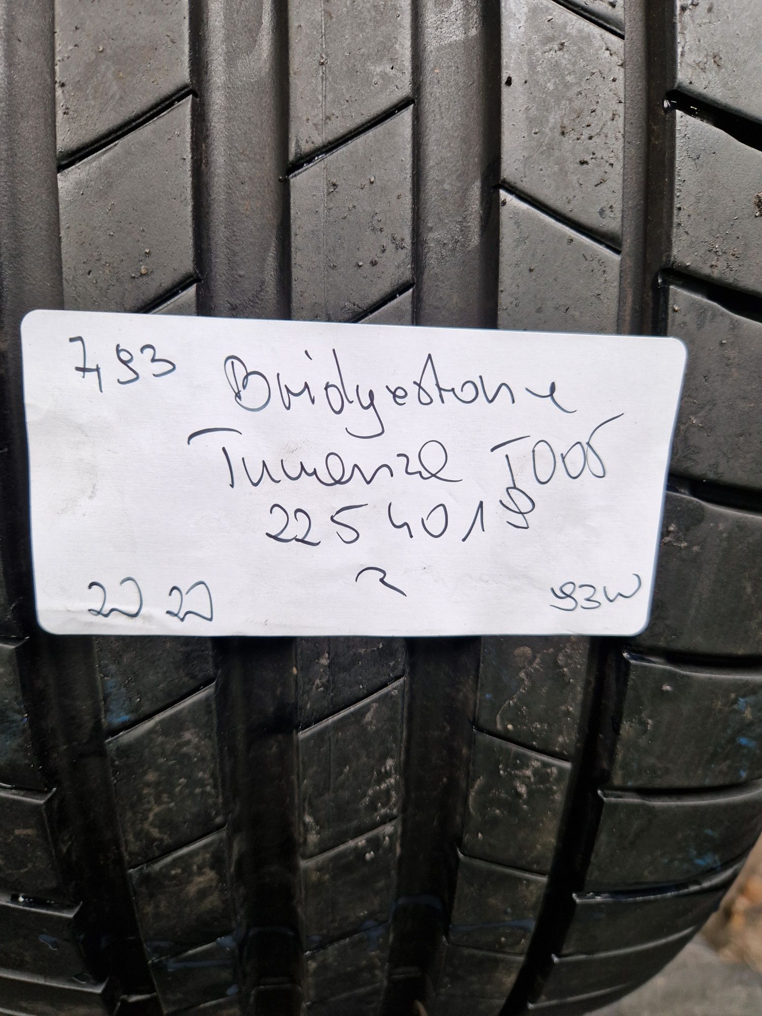 225/40/19 225/40R19 Bridgestone 2020 lato