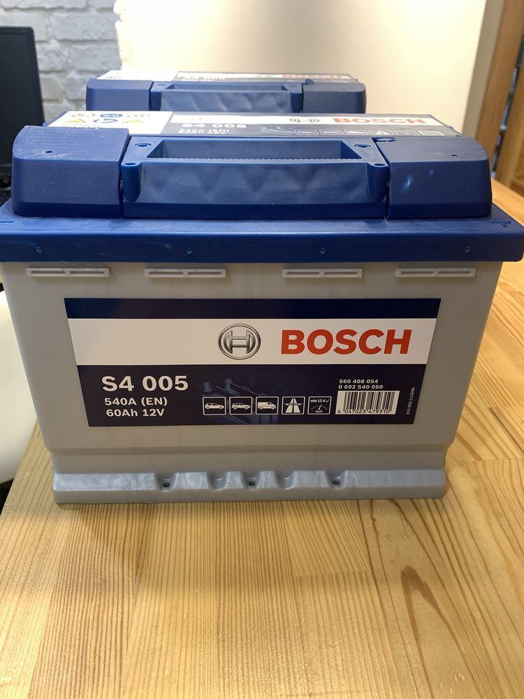 Акумулятор Bosch S4 005, 12V 60Ah
