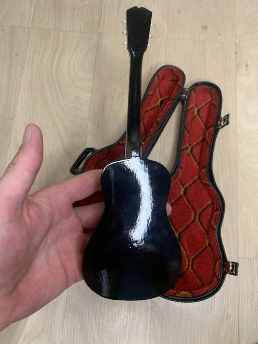 Гитара колекційна