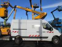 Renault Klubb K32  podnośnik Klubb K32 na samochodzie Renault Master