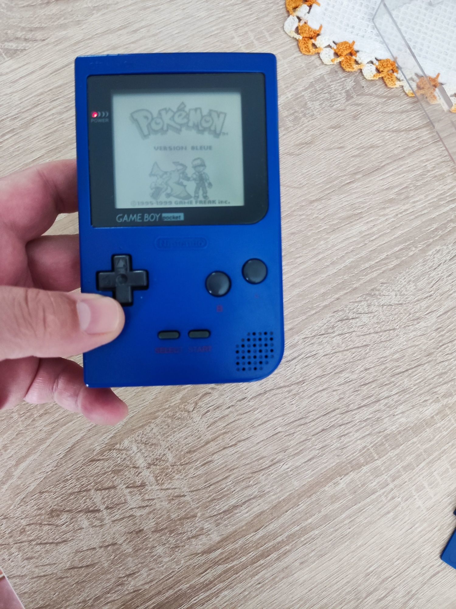 Game Boy pocket na caixa