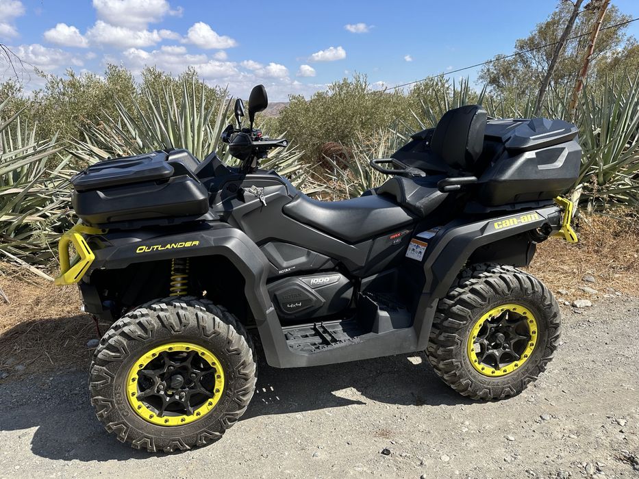 Quad can am autlander 1000 dwu osobowy przejechane ma 9800km