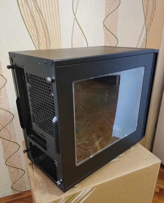 Продам майже новий корпус до комп'ютера