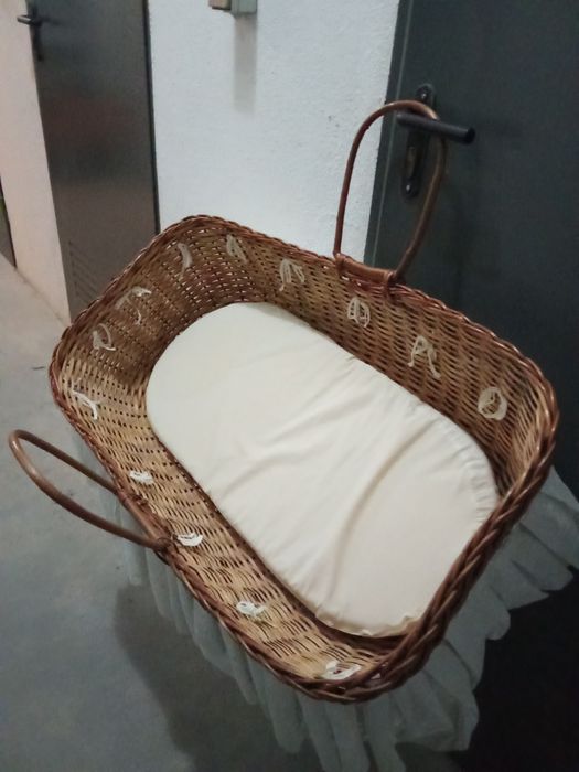 Alcofa de bebê em excelente estado