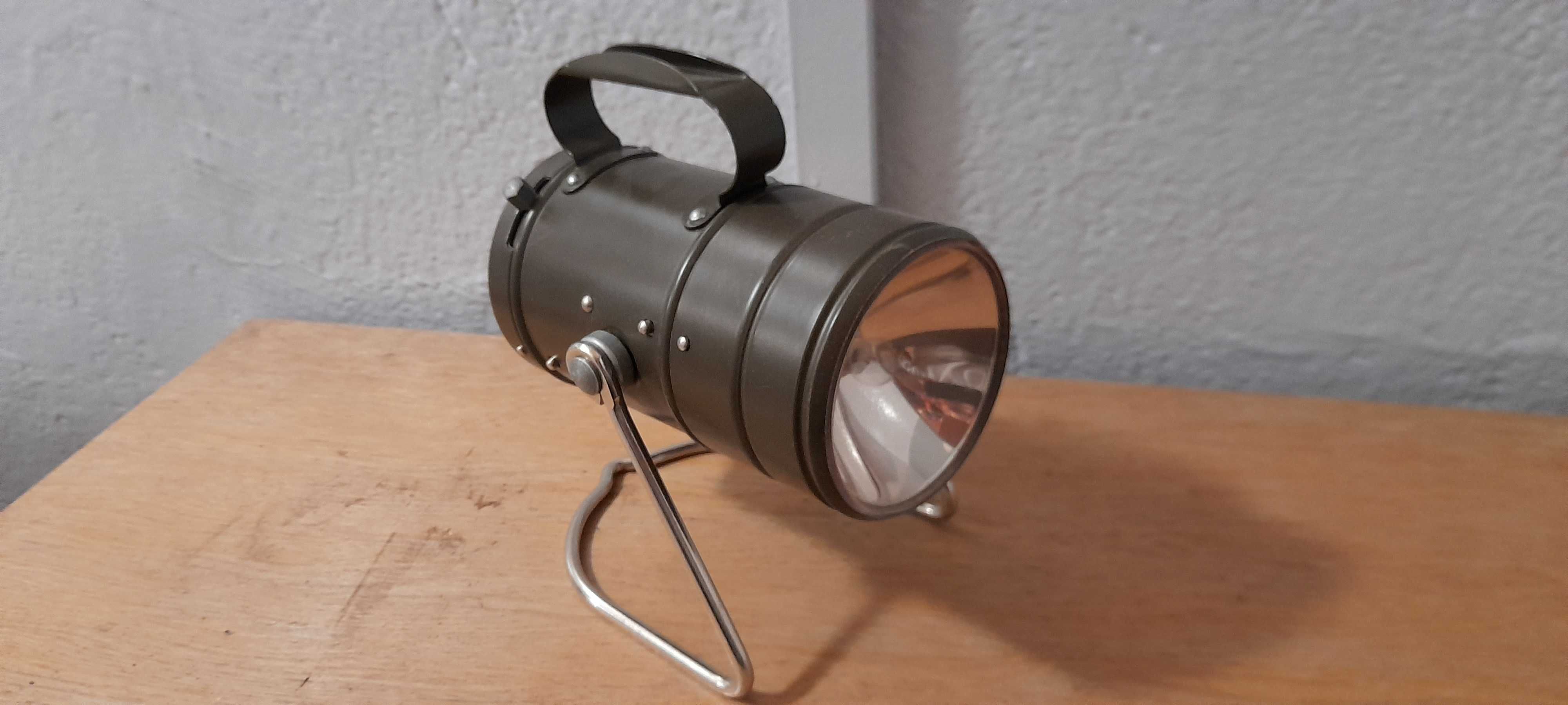 Lampa wojskowa varta 1966