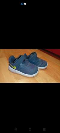 Buciki Nike r 19,5 jak nowe