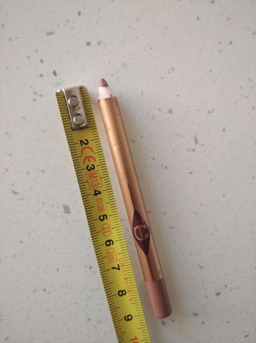 Charlotte Tilbury konturówka do ust