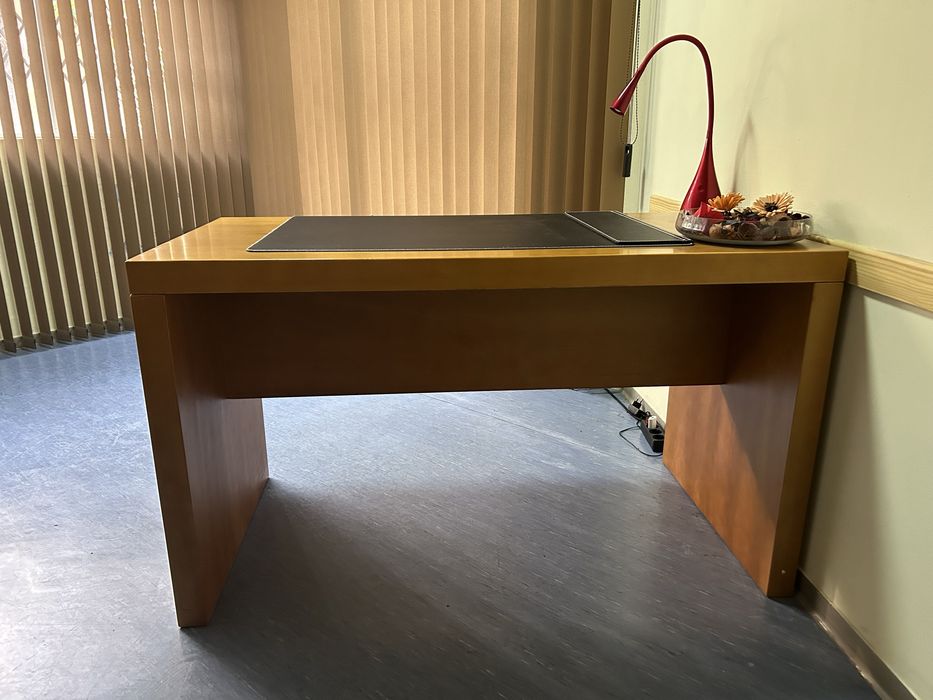 Secretária em Cerejeira