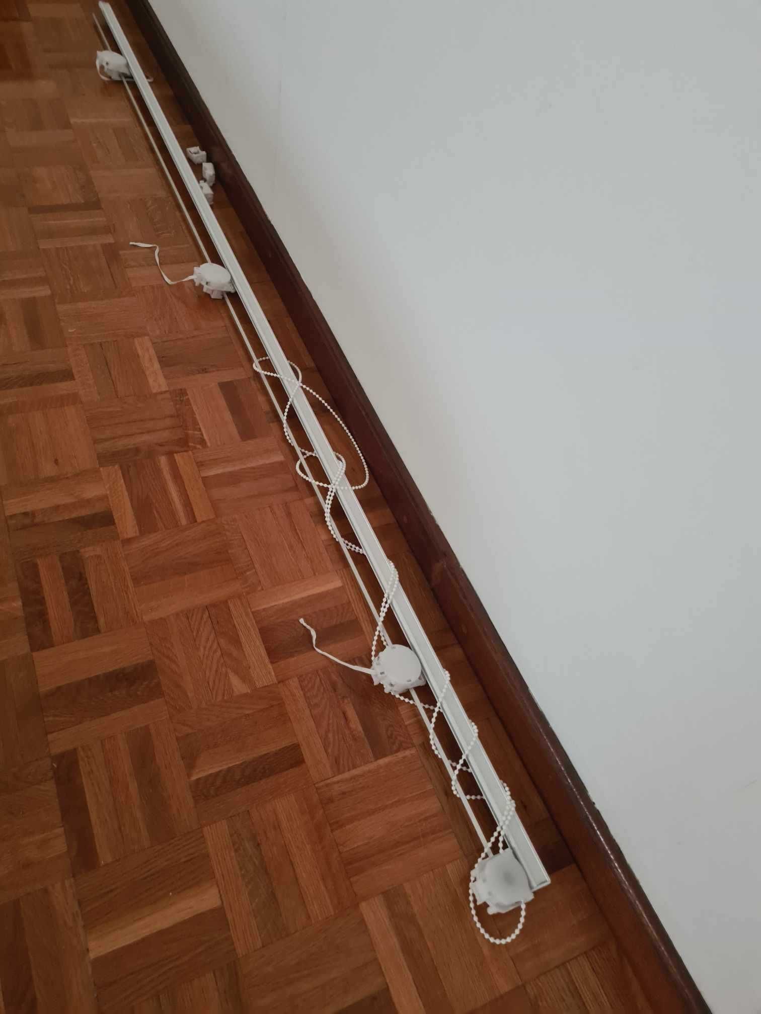 2 cortinados beiges