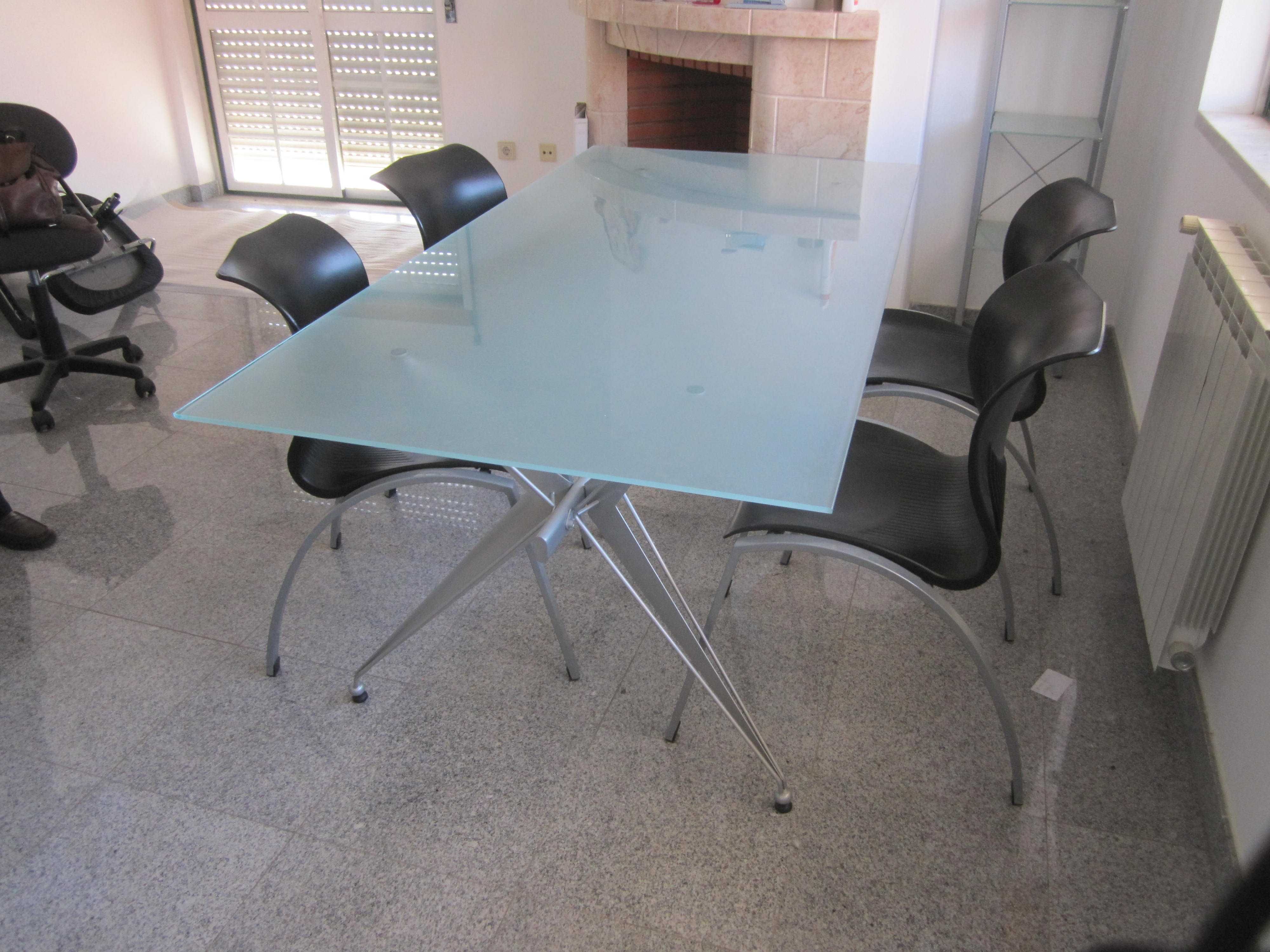 Mesa de Vidro 180x90 c/ 4 cadeiras