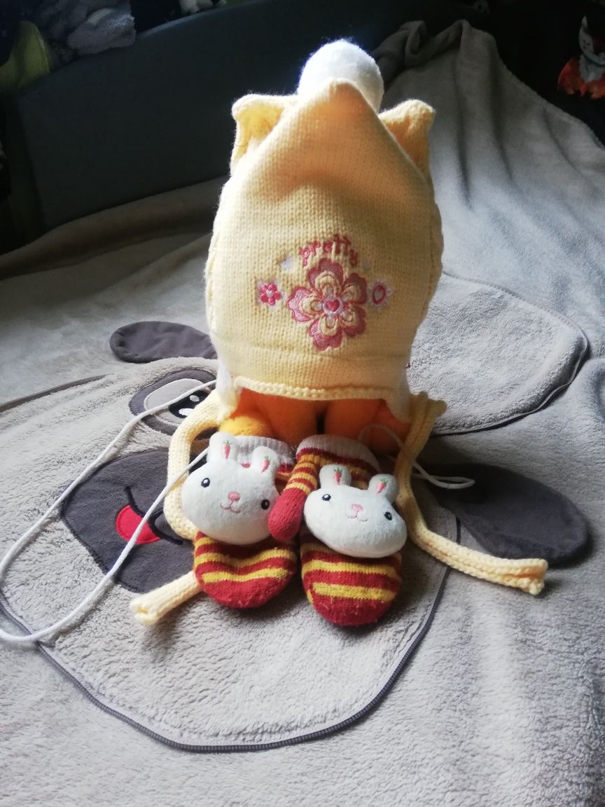Nowa czapka plus rękawiczki króliczki na 3/4 latka