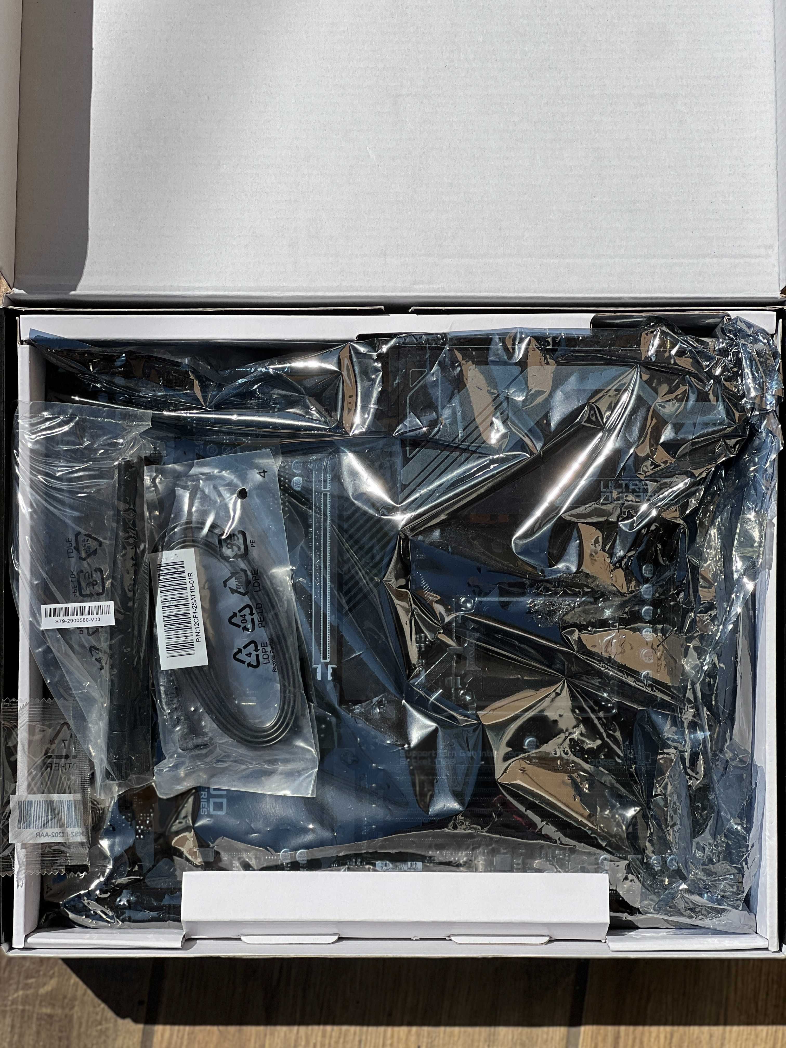 Материнська плата Gigabyte Z790 UD AX