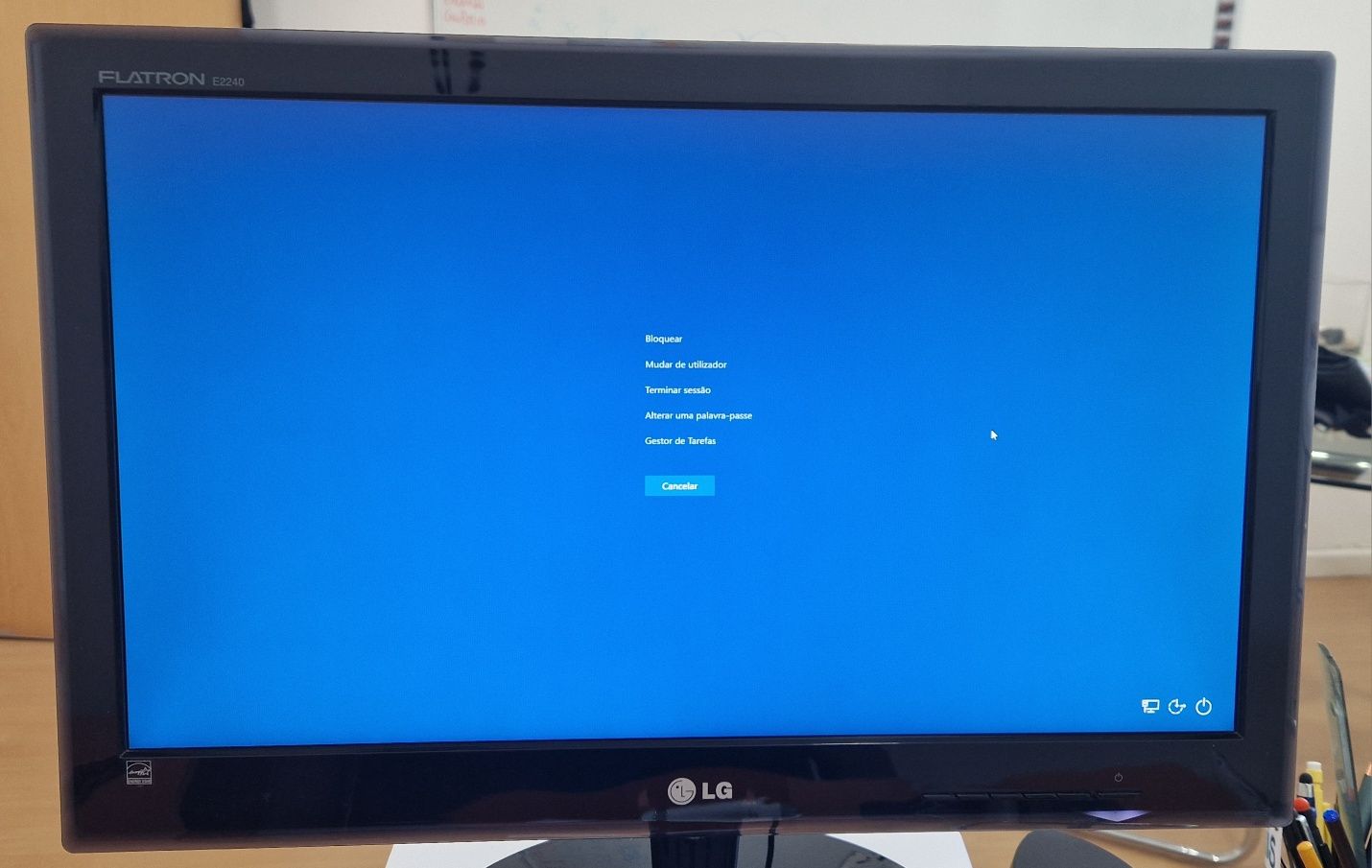 Monitor LG Flatron E2240