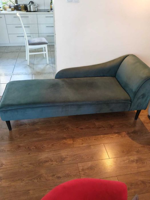 Zielona leżanka, tapicerowaną