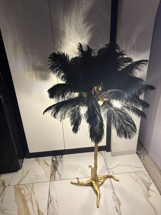 Przesliczna lampa podlogowa z piorami 120 cm wysokosc