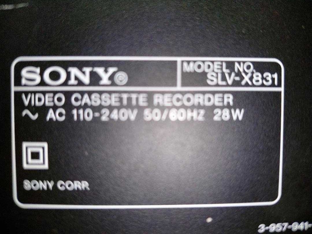 SONY Video cassete recorder  HI-FI Multi system SLV-X831
