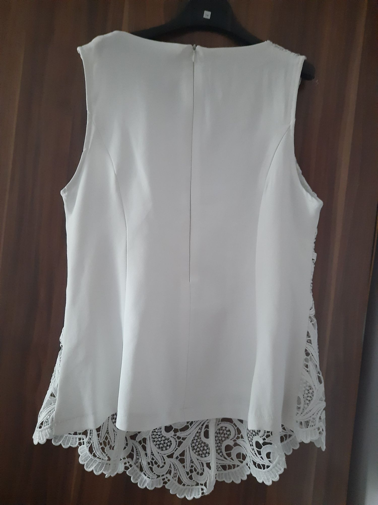 Elegancka bluzka z gipiury biała rozm. M