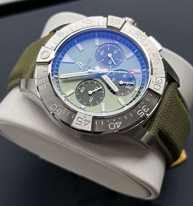 Breitling AVENGER B01 CHRONOGRAPH 44 mm , rolex omega