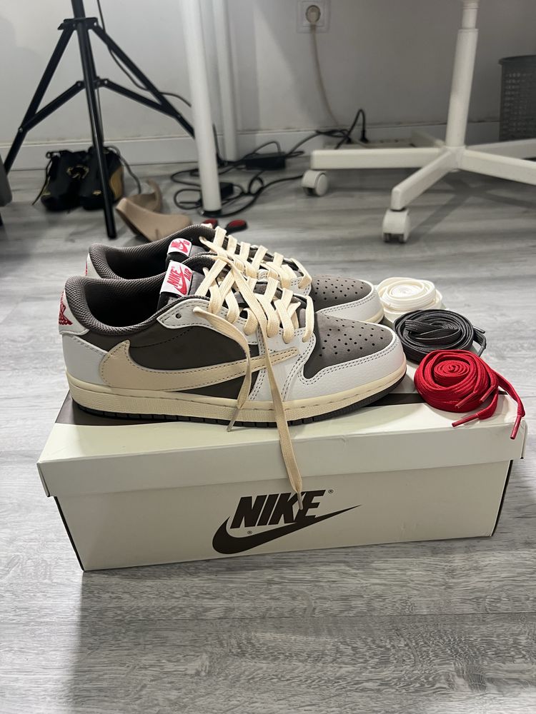 Jordan x Travis Scott Air Jordan 1 Low OG "Reverse Mocha"