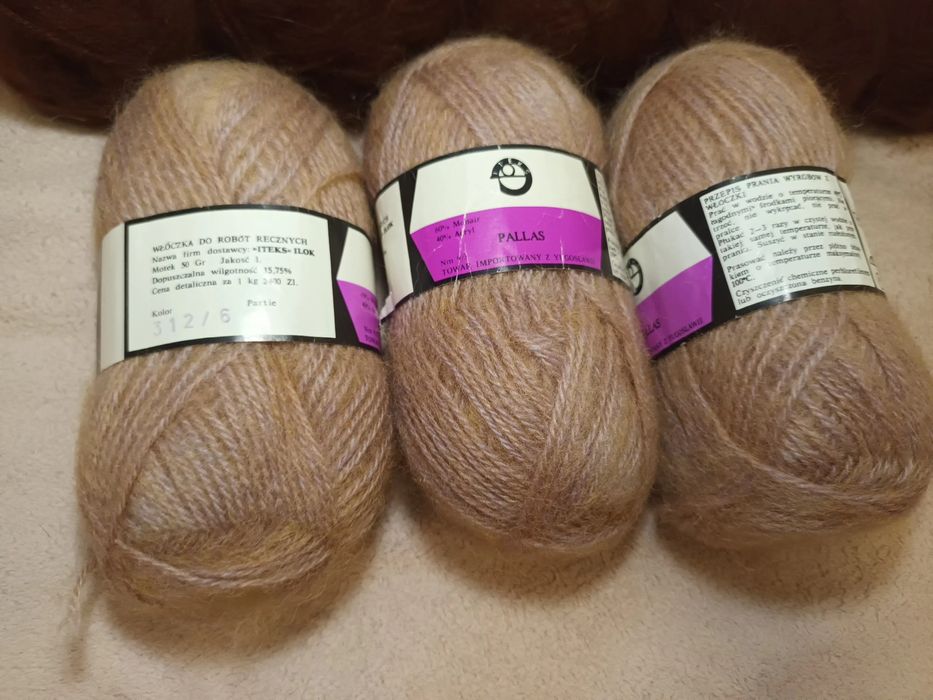 Włóczka brązowa, beżowa